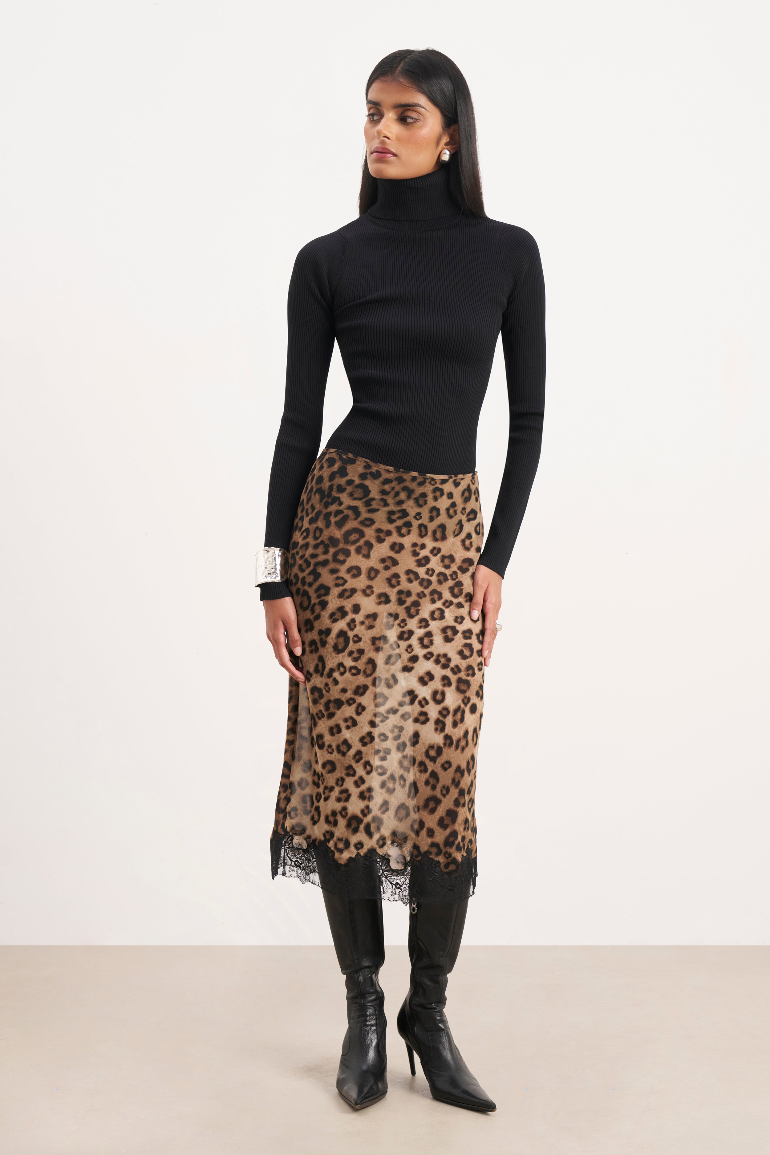 Ribbed Knit Turtleneck Jumper - Black