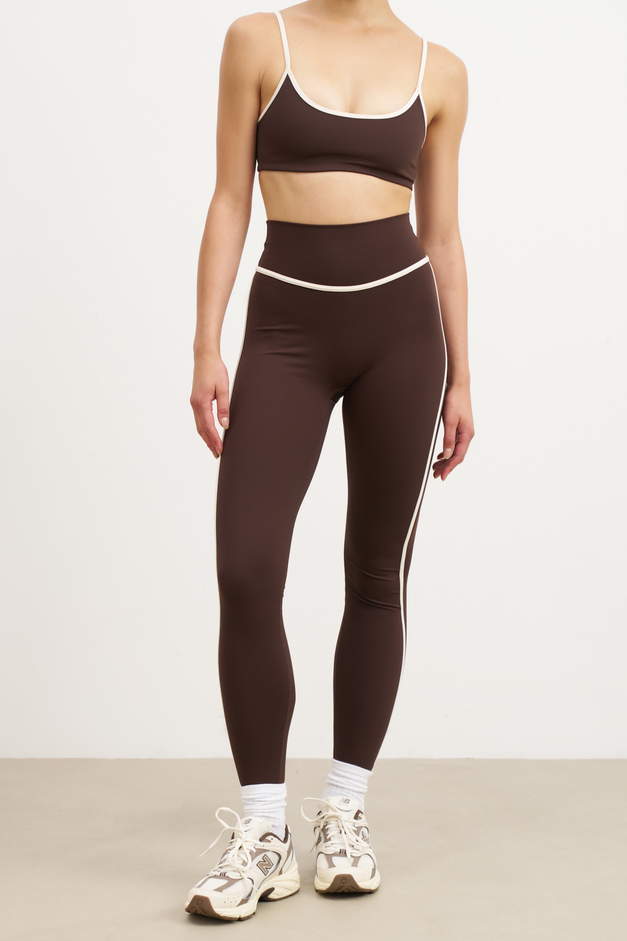 Base Contrast Trim Leggings - Carob/Tofu