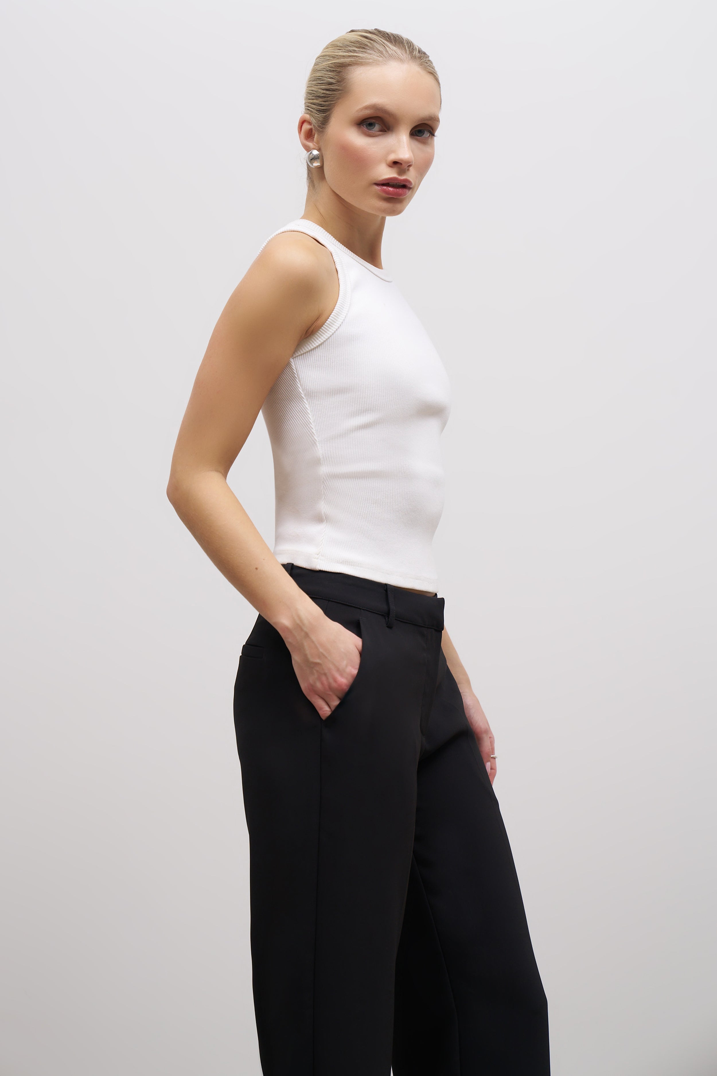 Draped Mid Rise Trousers - Black