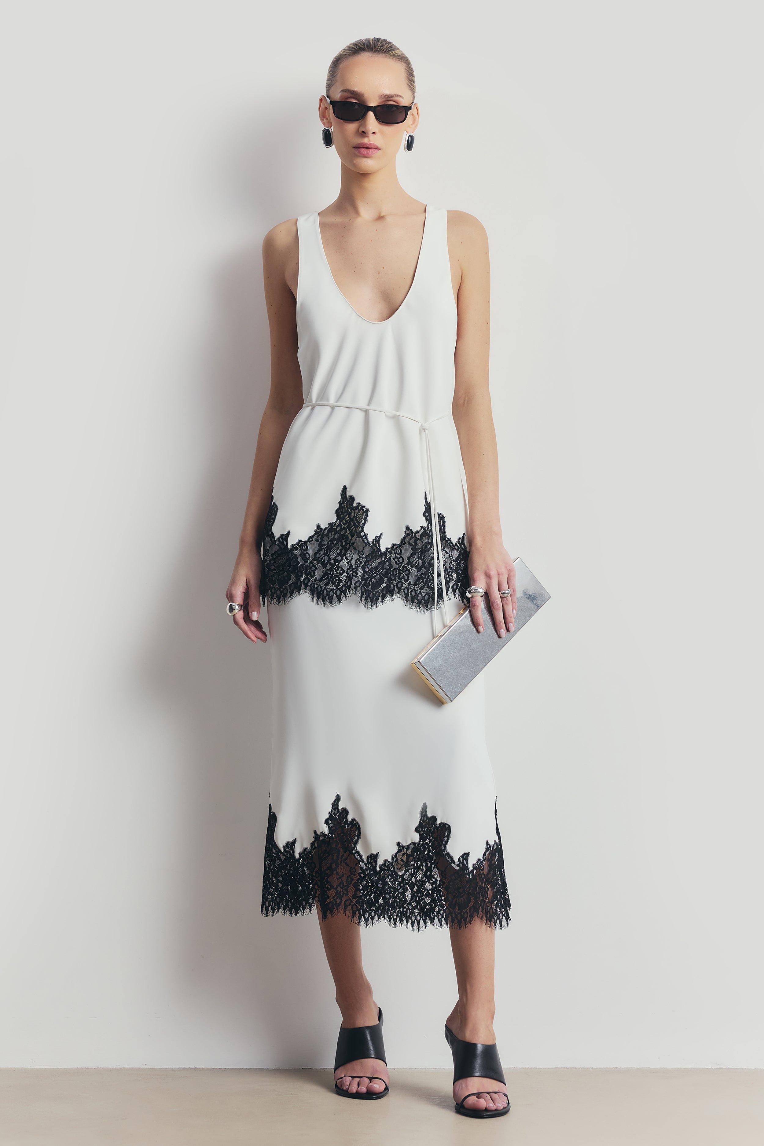 Lace Hem Scoop Neck Longline Top - White