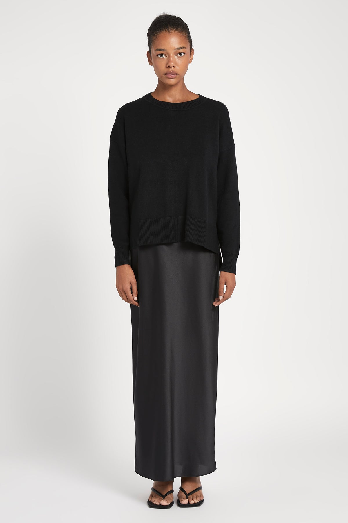 Relaxed Dropped Shoulder Jumper - Black