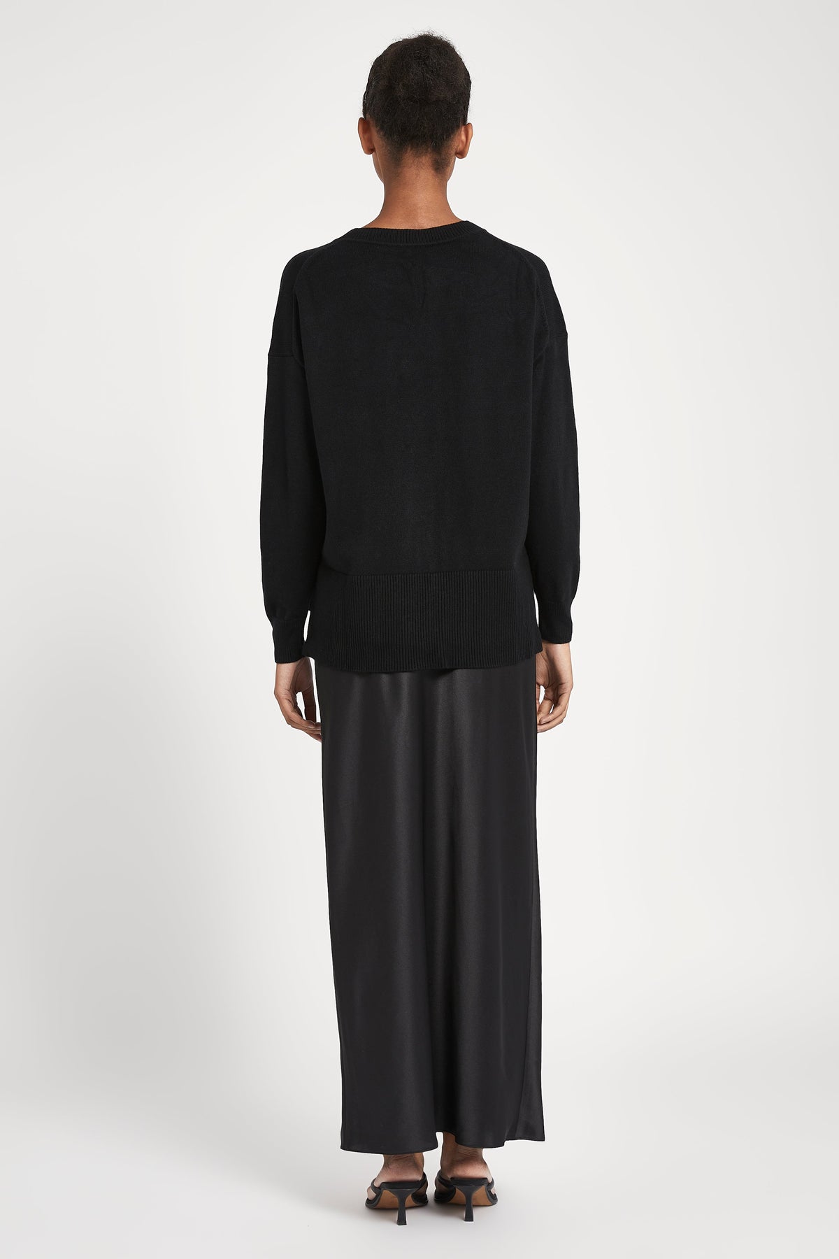 Relaxed Dropped Shoulder Jumper - Black