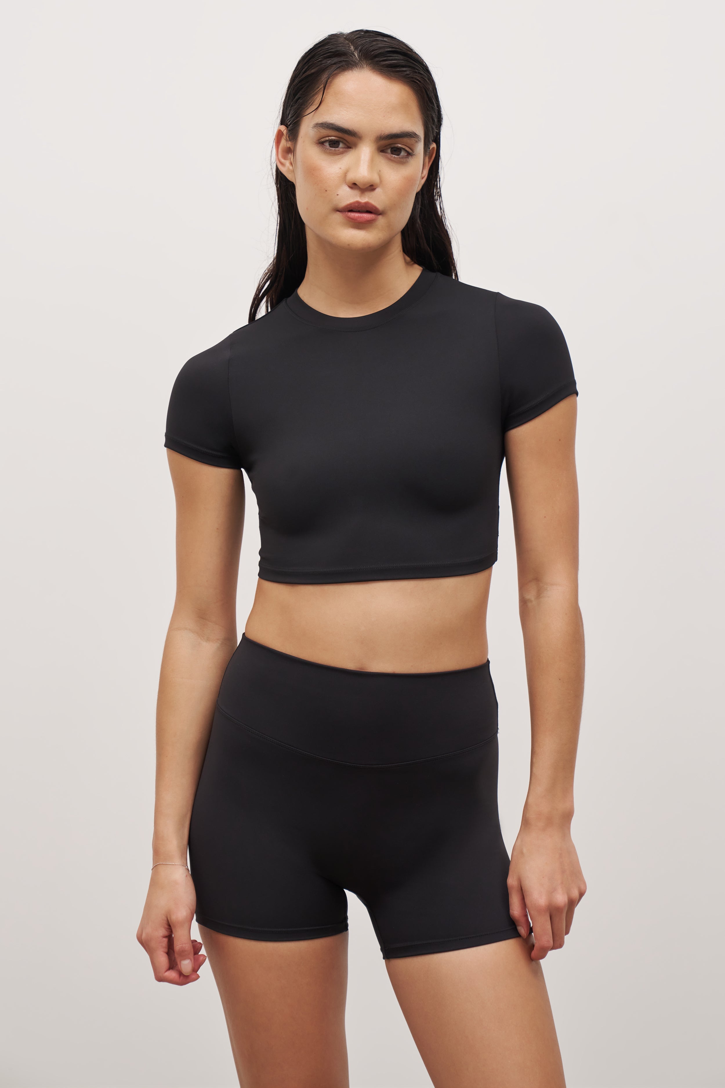 Base Sculpting Cropped T Shirt - Black | BOA