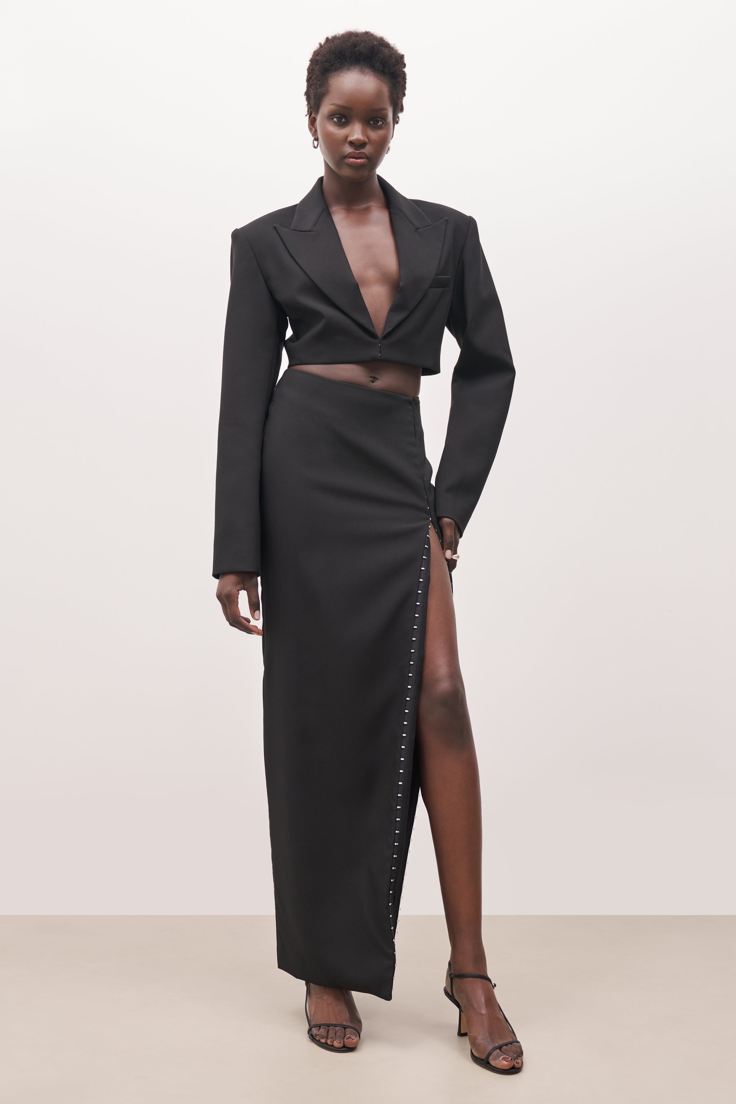 【AAKE】HOOK STRAP MAXI SKIRT Hook & Eye Split Hem Maxi Skirt - Black | BOA