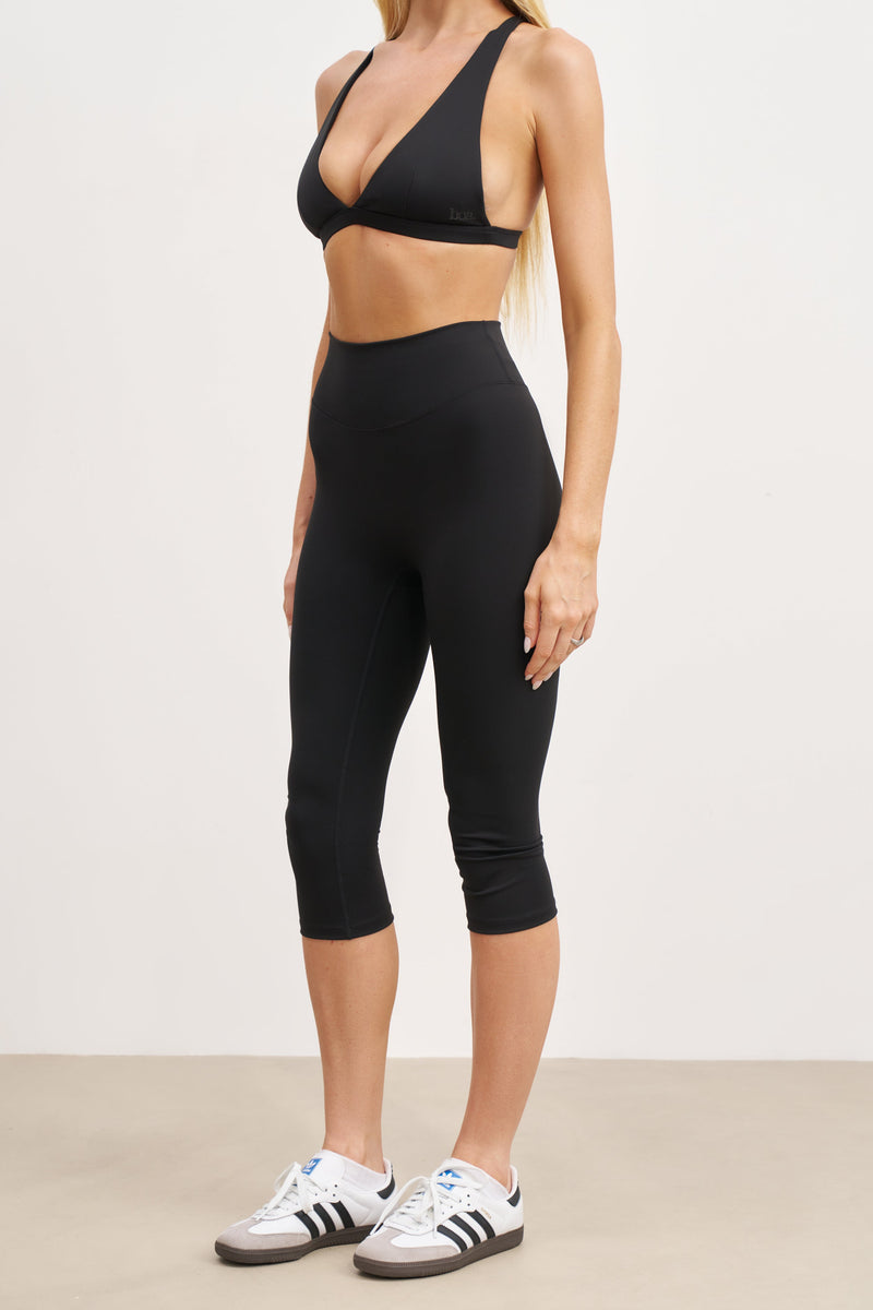 Base Sculpting Capri Leggings - Black