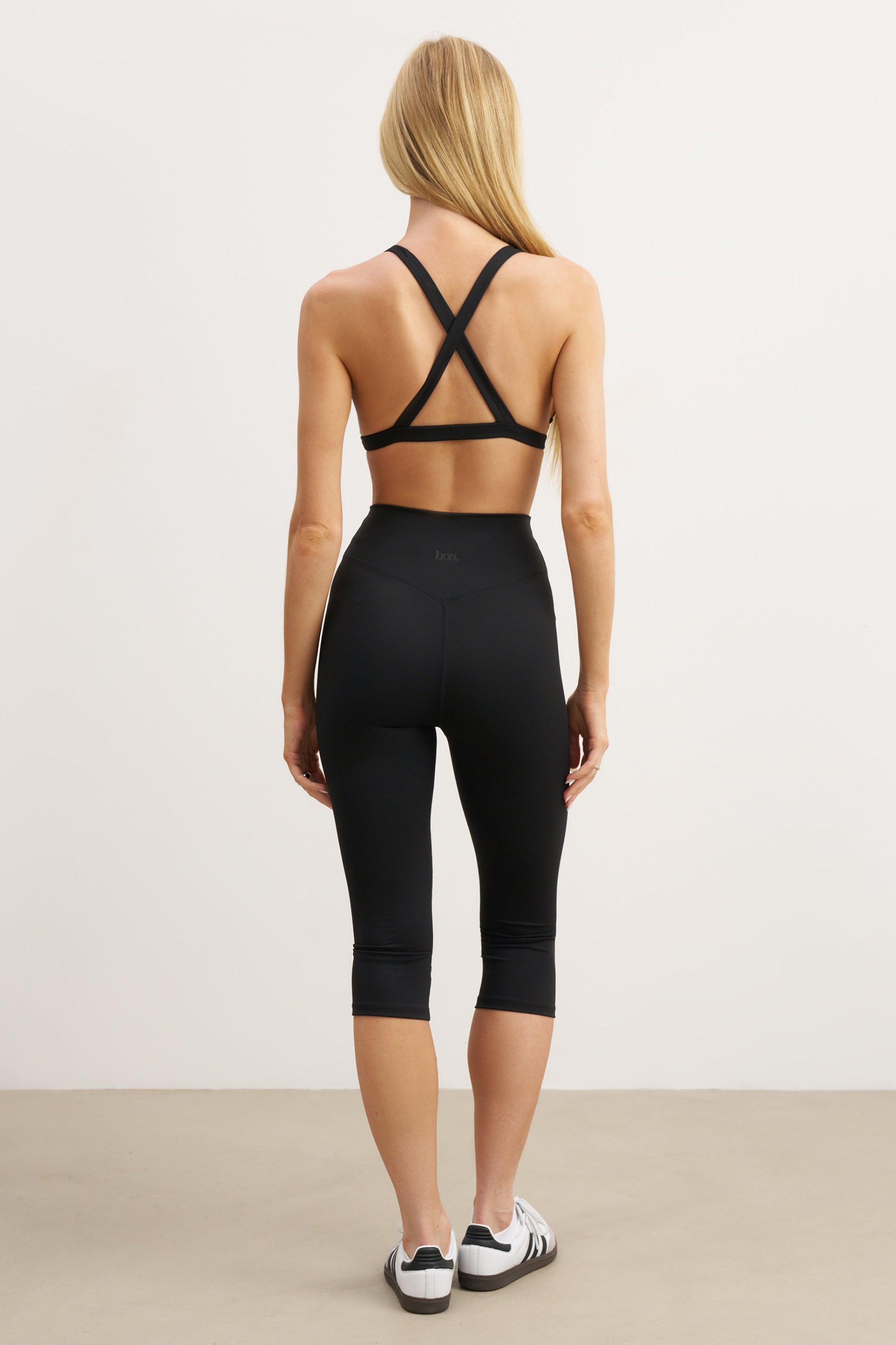 Base Sculpting Capri Leggings - Black