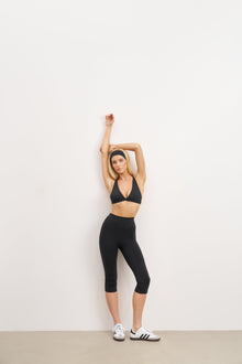 Base Sculpting Triangle Bra - Black