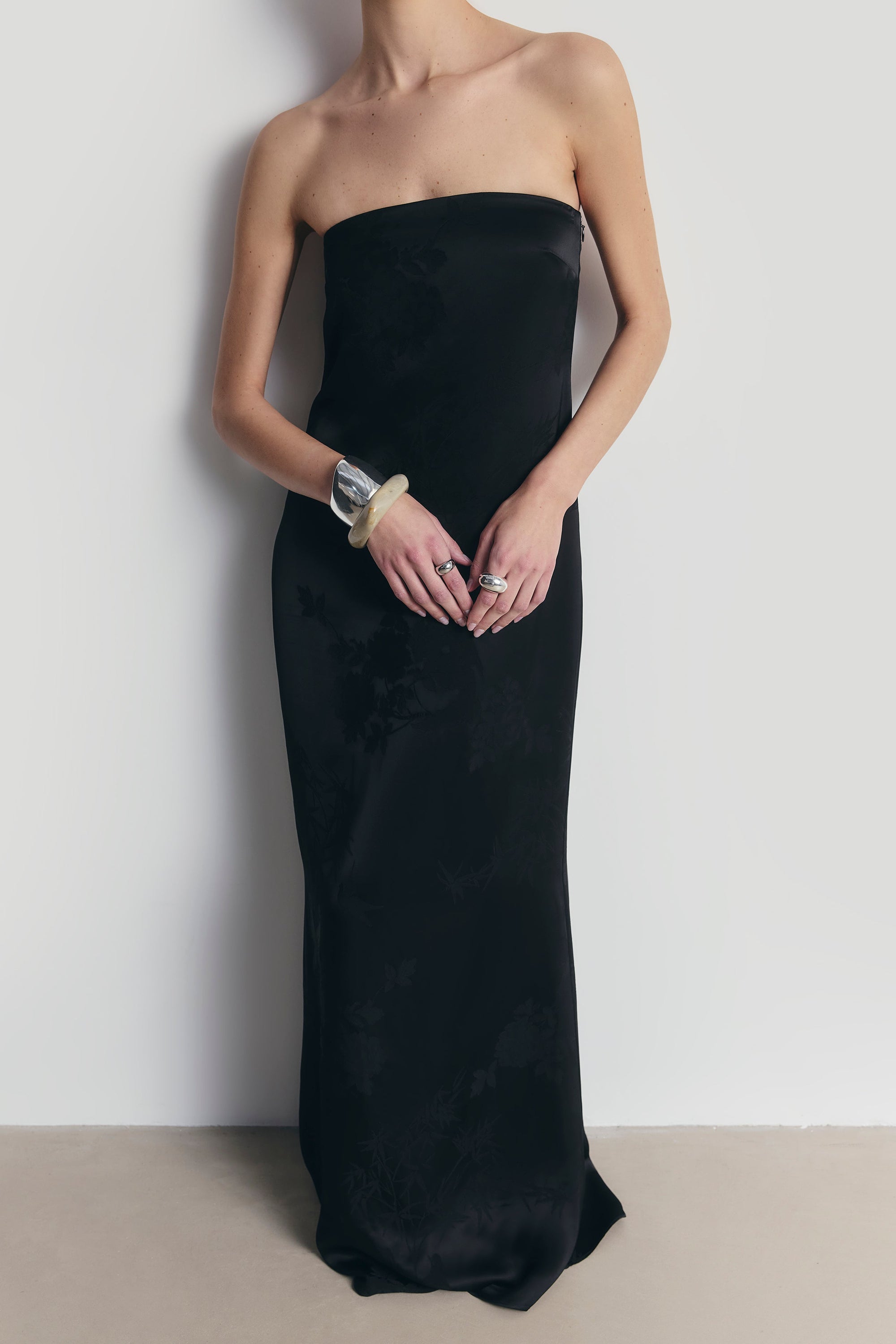make a move black satin floral jacquard strapless midi dress Bridal party wearing blush with burgundy shawls : r/Weddingattireapproval