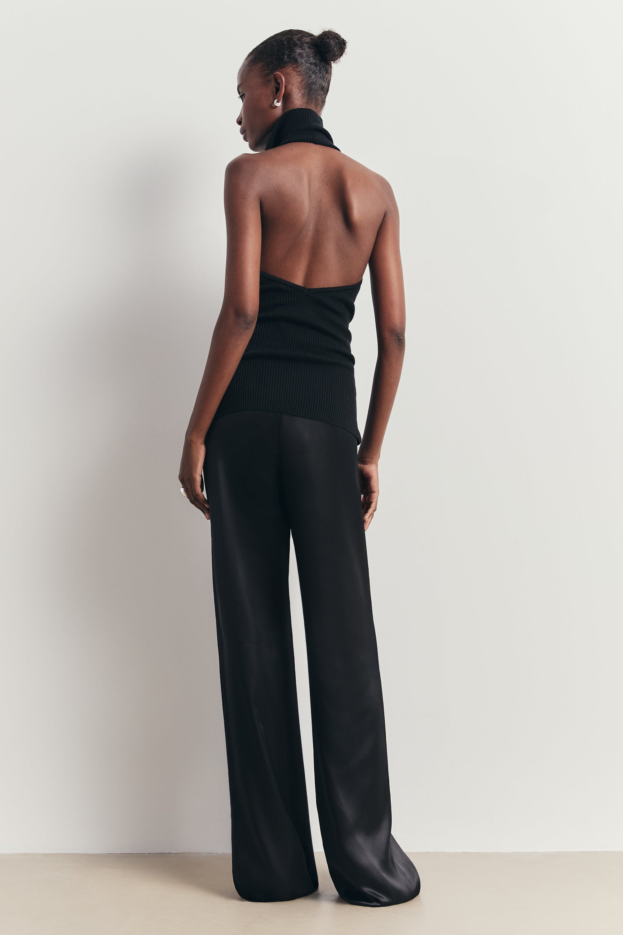 Relaxed Ribbed High Neck Halter Top - Black