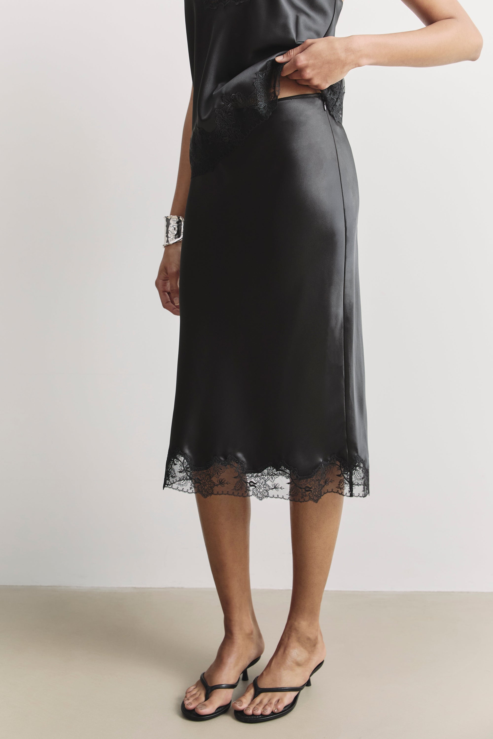 Satin Lace Detail Midi Skirt - Black